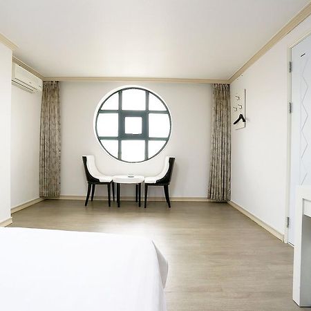 Songrim Motel Сокчхо Екстер'єр фото