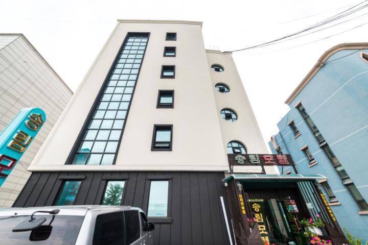 Songrim Motel Сокчхо Екстер'єр фото
