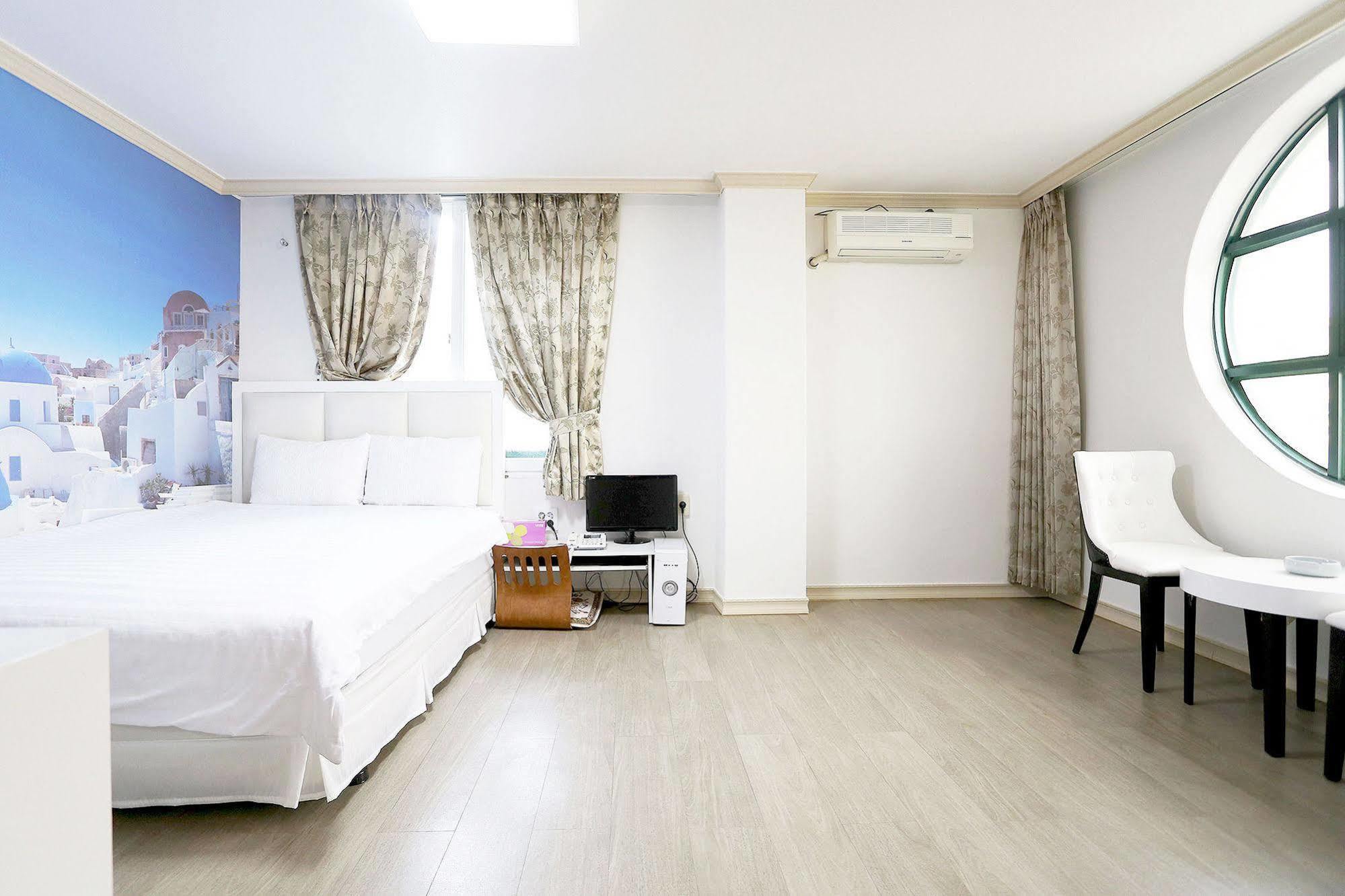 Songrim Motel Сокчхо Екстер'єр фото