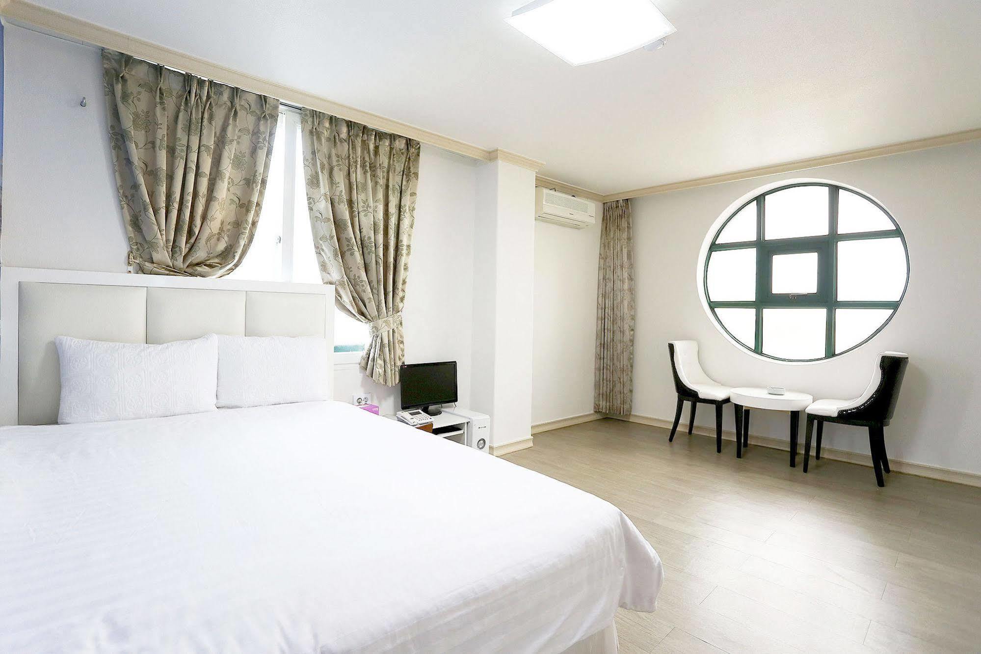 Songrim Motel Сокчхо Екстер'єр фото