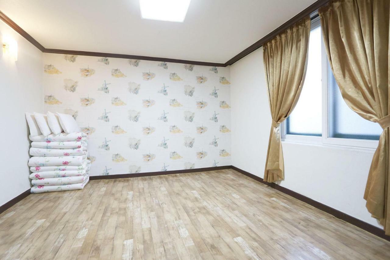 Songrim Motel Сокчхо Екстер'єр фото